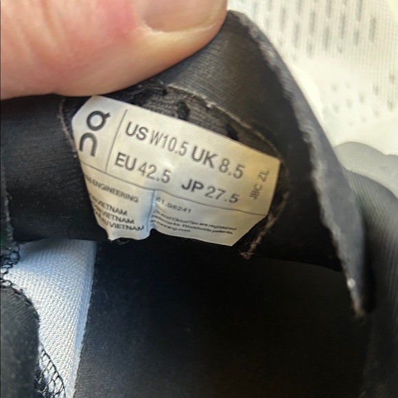 White/Mint/Orange Oncloudmonster Running Shoes Women’s Size 10.5 EUC - Picture 8 of 9